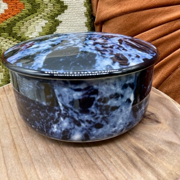 Villeroy & Boch Other - Villeroy and Boch Blue Porcelain Round Box with filled candle
